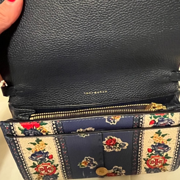 TORY BURCH
MCGRAW SMALL PEBBLED LEATHER - Picture 4 of 7